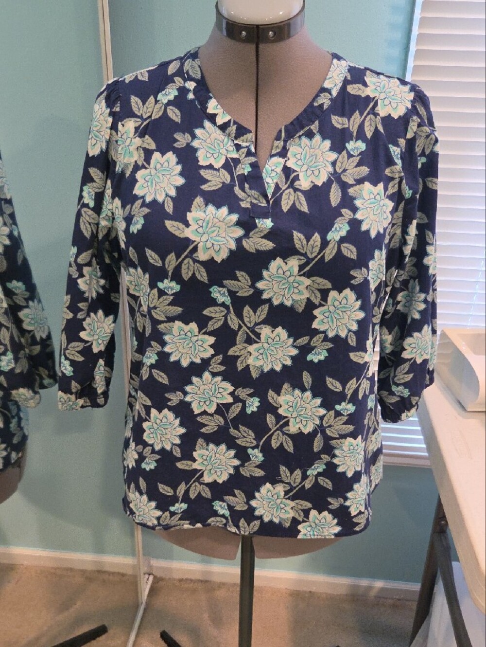 Ladies Print Top - Picture 3 of 4
